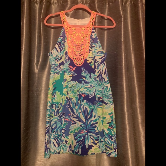 Lilly Pulitzer - Picture 1 of 3